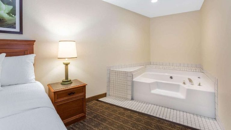 Baymont by Wyndham Orlando South