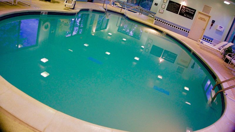 Larkspur Landing Carlisle, room with private jacuzzi, photo 6