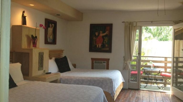 Les Artistes Inn