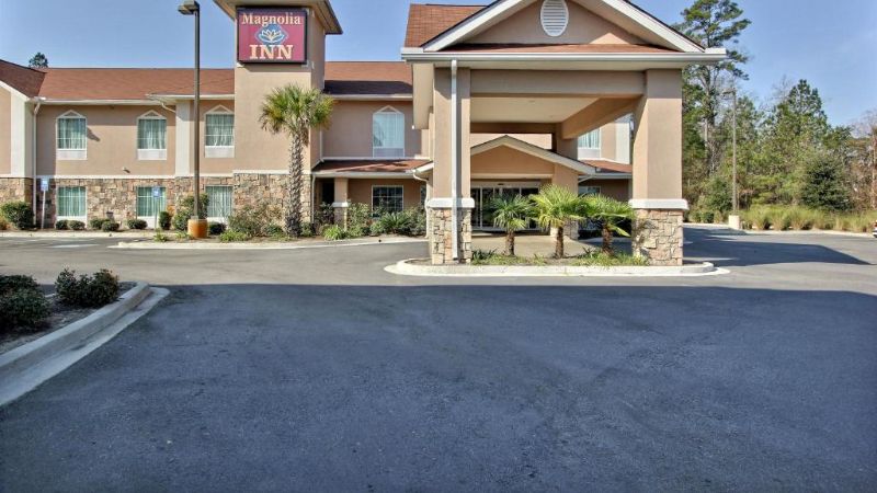 Magnolia Inn & Suites Pooler, room with private jacuzzi, photo 8