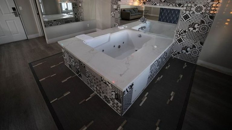Mid City Inn and Suites