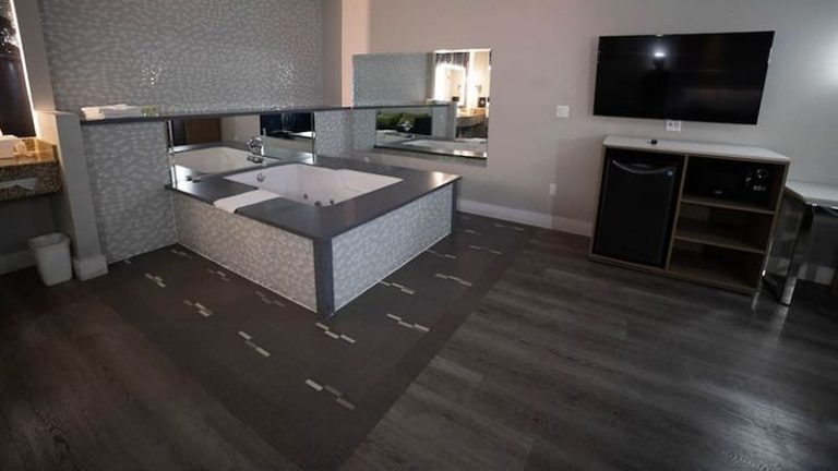 Mid City Inn and Suites