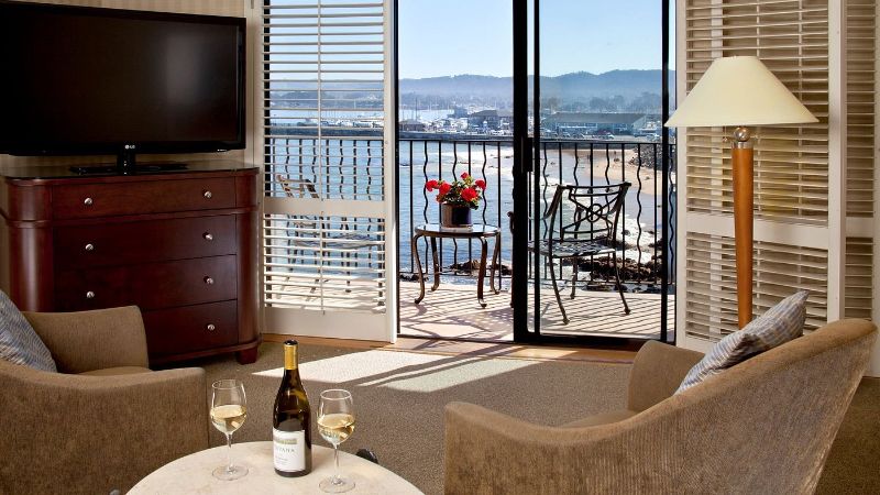 Monterey Bay Inn, room with private jacuzzi, photo 5
