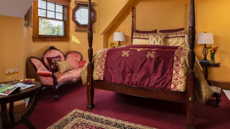 Palmer House Inn