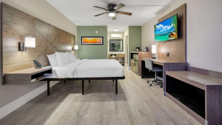 Quality Inn & Suites Airport Cruise Port Hollywood