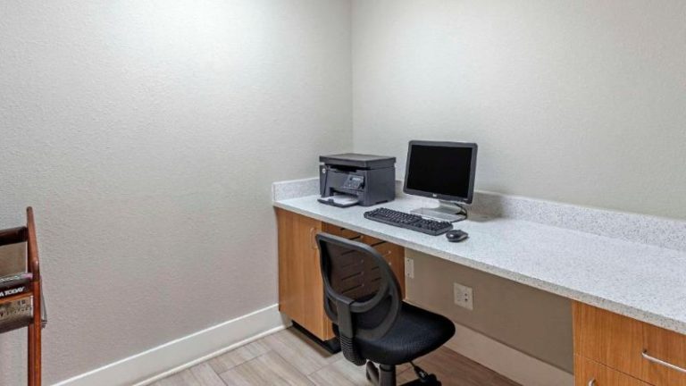 Quality Inn & Suites Chattanooga West near Lookout Mountain