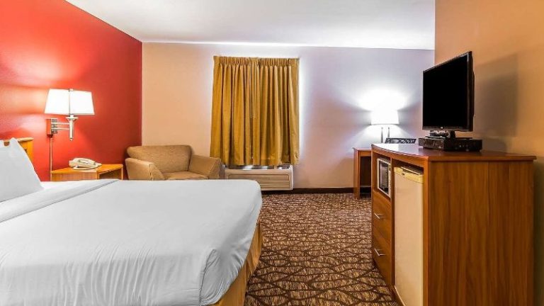 Quality Inn & Suites Chesterfield Village