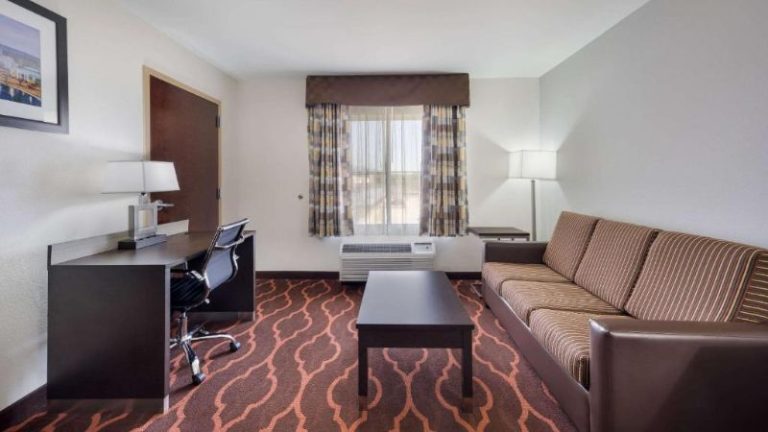Quality Inn & Suites Huntsville Research Park Area