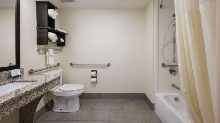 Quality Inn & Suites Huntsville Research Park Area