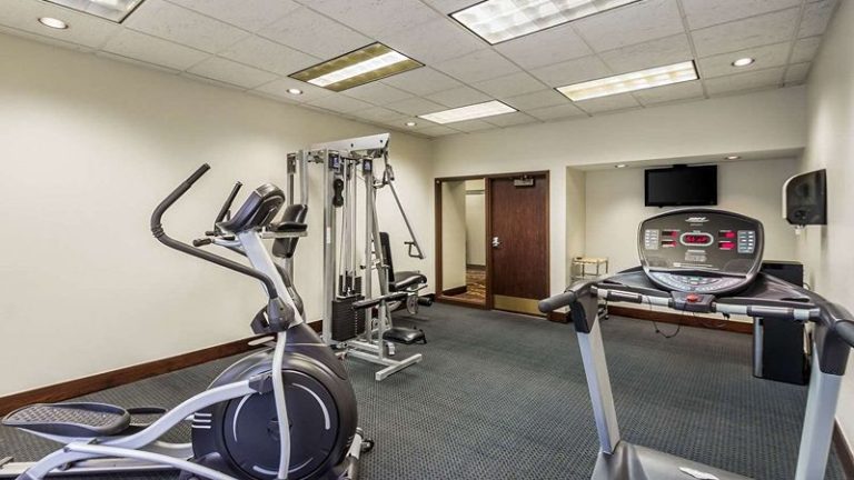 Quality Suites Milwaukee Airport