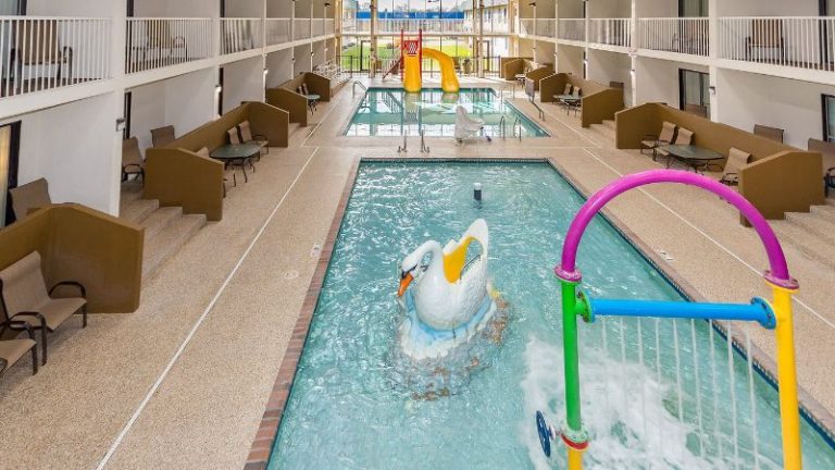 Ramada Hotel and Conference Center by Wyndham Plymouth