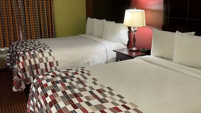Red Roof Inn & Suites Detroit – Melvindale / Dearborn
