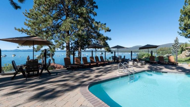 Red Wolf Lakeside Lodge