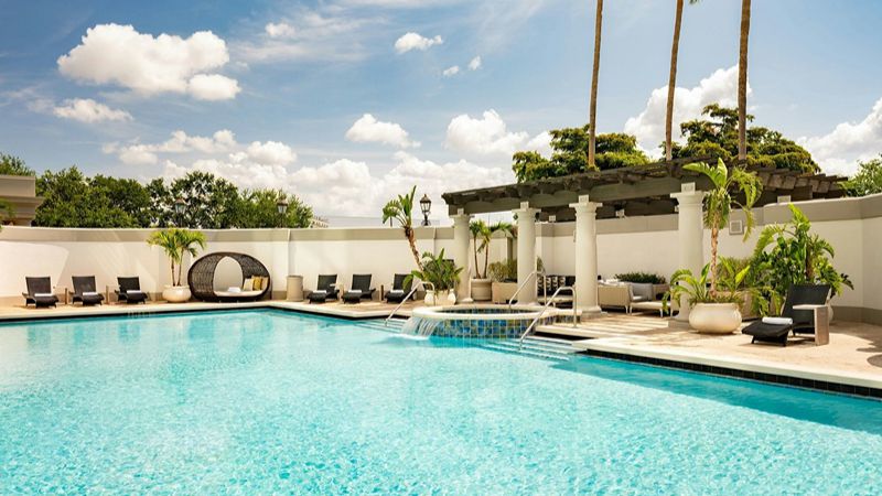 Renaissance Tampa International Plaza Hotel, room with private jacuzzi, photo 6