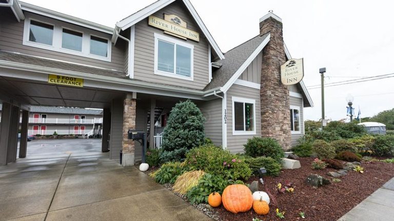 River House Inn, a Baymont by Wyndham