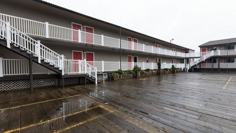 River House Inn, a Baymont by Wyndham