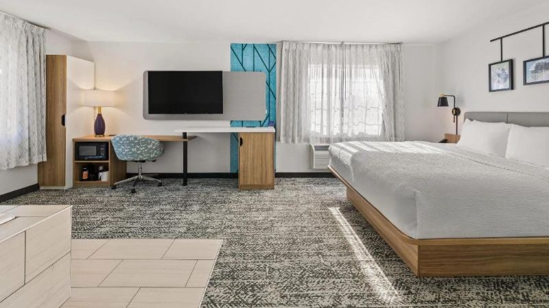 Sleep Inn & Suites Verona - Madison Southwest, room with private jacuzzi, photo 4