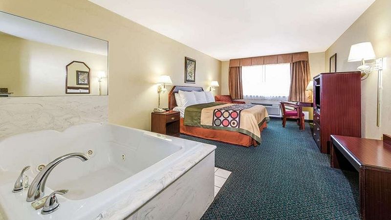 Super 8 by Wyndham Burleson Fort Worth Area