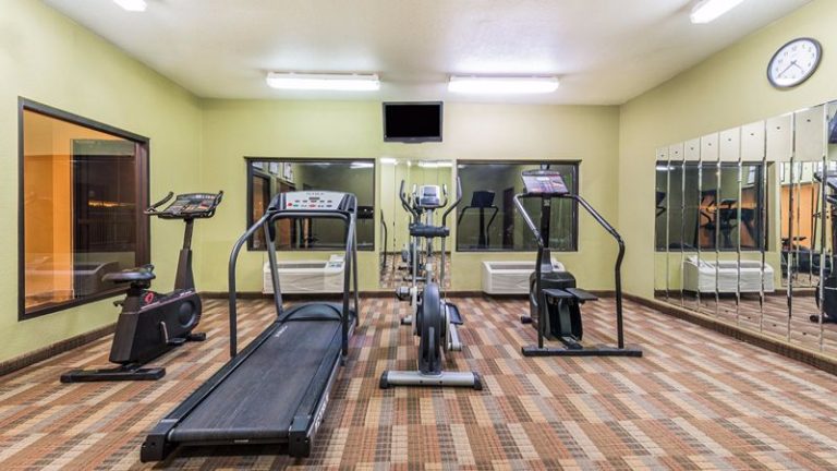 Super 8 by Wyndham Fort Worth North