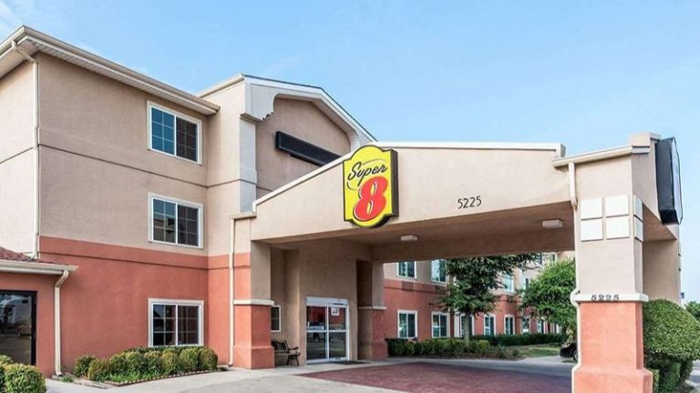 Super 8 by Wyndham Fort Worth North