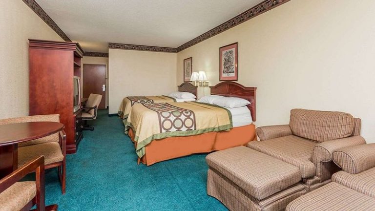 Super 8 by Wyndham Piedmont Greenville Area