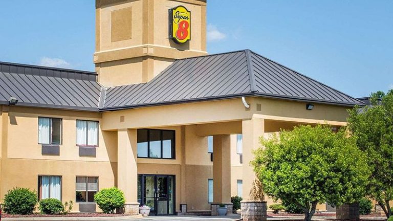 Super 8 by Wyndham Piedmont Greenville Area