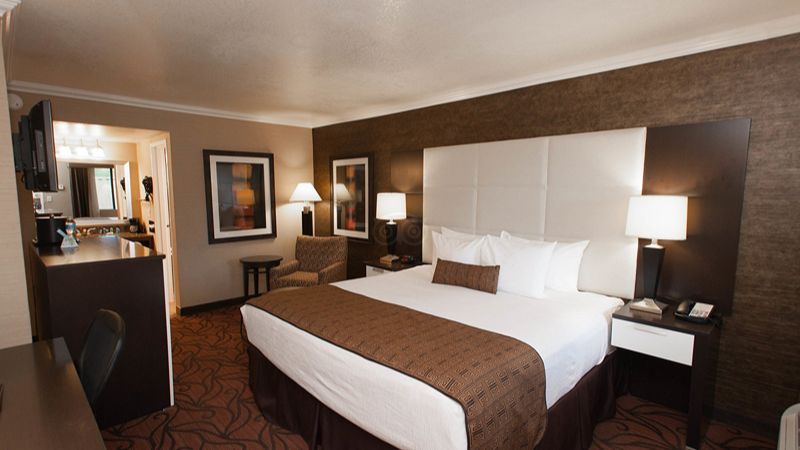 SureStay InnSuites Phoenix Hotel & Suites by Best Western, photo 2