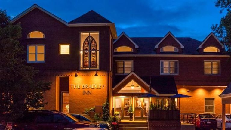 The Bradley Boulder Inn