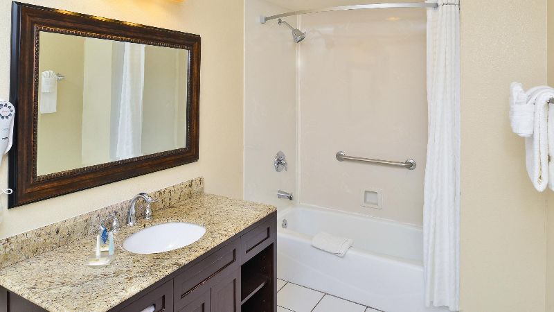 The Inn at 1252 Monterey, room with private jacuzzi, photo 5
