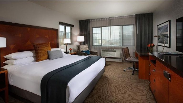 The Paramount Hotel Portland