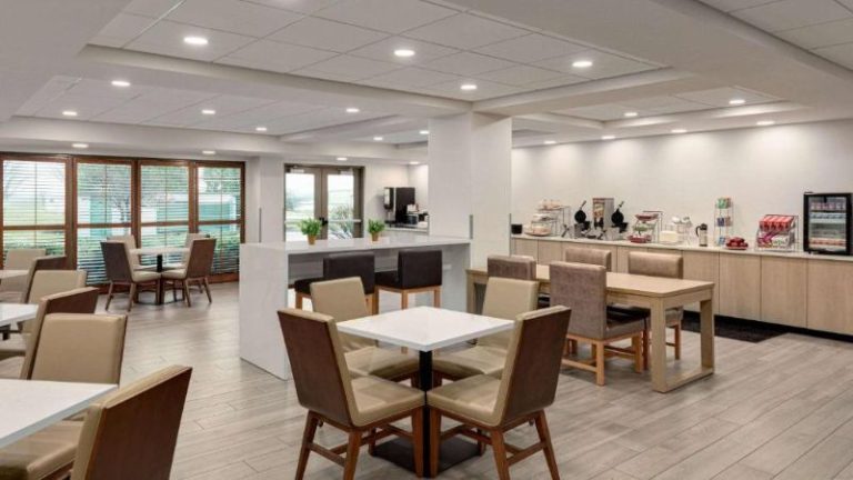 Wingate by Wyndham Green Bay Airport