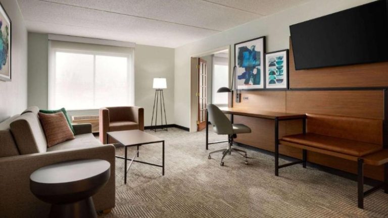 Wingate by Wyndham Green Bay Airport