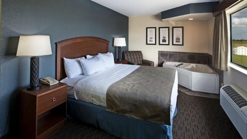 AmericInn by Wyndham Bay City