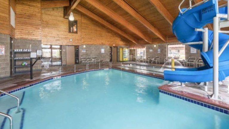 AmericInn by Wyndham Fargo West Acres