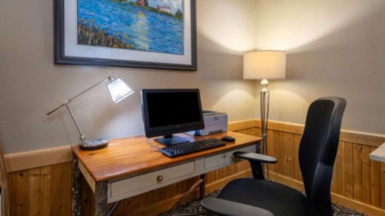 AmericInn by Wyndham Two Harbors Near Lake Superior