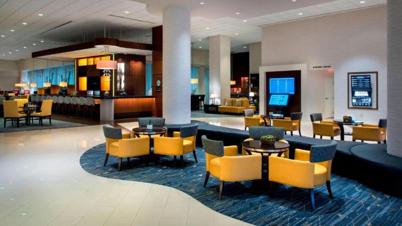 BWI Airport Marriott, room with private jacuzzi, photo 4