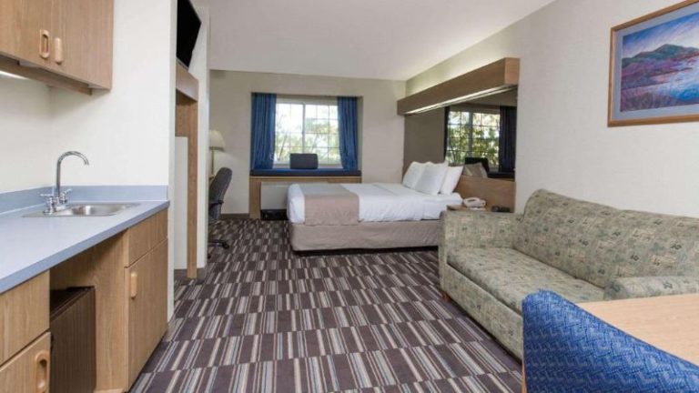 Baymont Inn & Suites by Wyndham Anchorage Airport