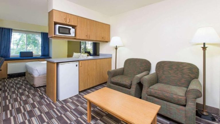 Baymont Inn & Suites by Wyndham Anchorage Airport