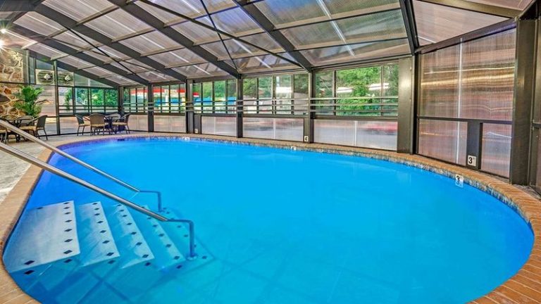Baymont by Wyndham Gatlinburg on the River