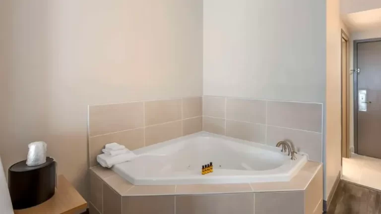 Best Western Plus Heritage Rail Inn & Suites