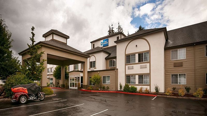 Best Western Woodland Inn, room with private jacuzzi, photo 6