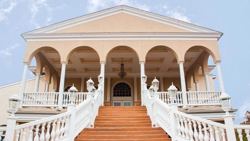 Chateau Valley Forge Suites, room with private jacuzzi, photo 3