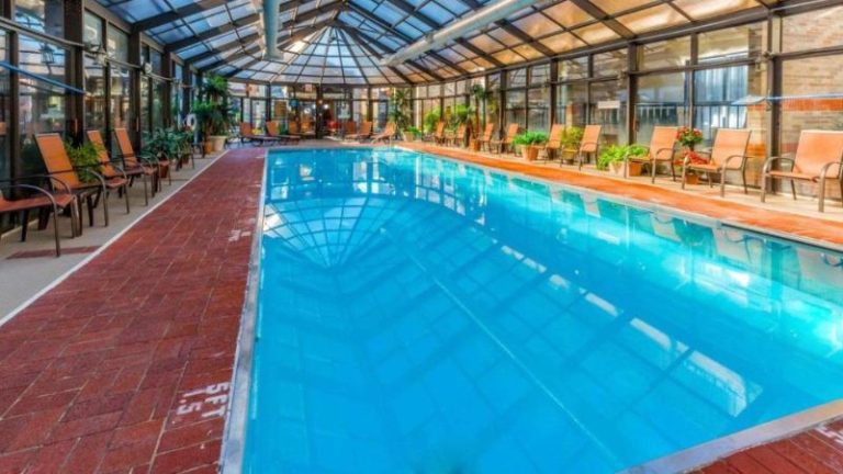 Comfort Inn & Suites Erie – Splash Lagoon Indoor Waterpark