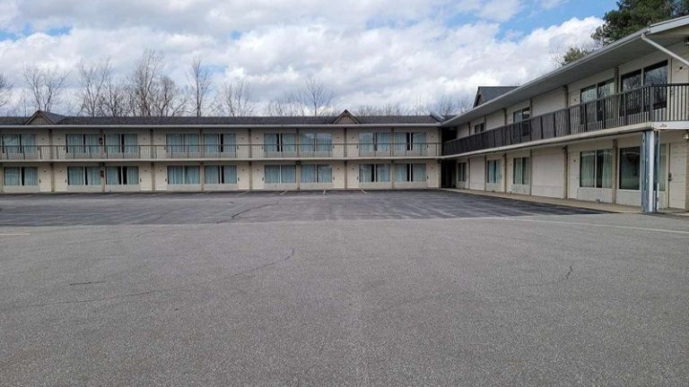 Days Inn by Wyndham Birch Run