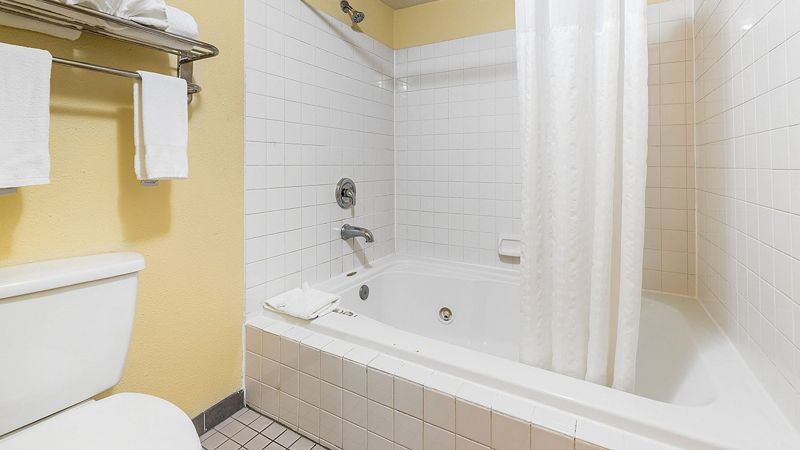 Days Inn by Wyndham Federal Way