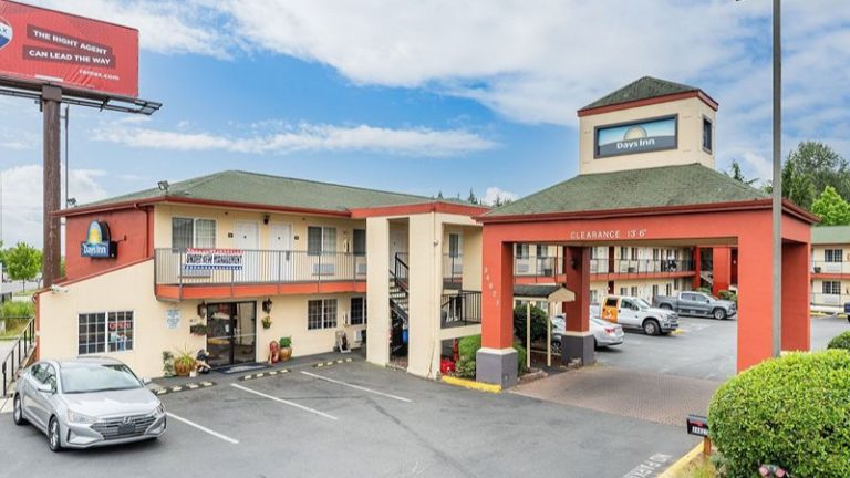 Days Inn by Wyndham Federal Way