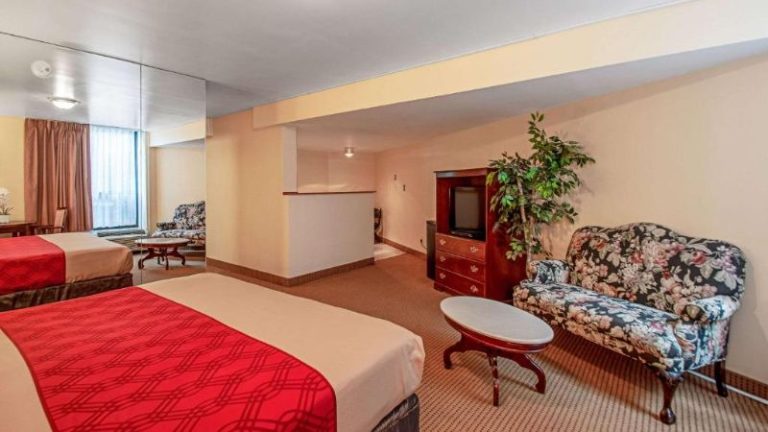 Econo Lodge Metro