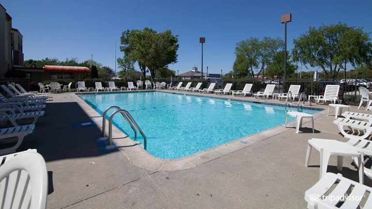 Econo Lodge Resort