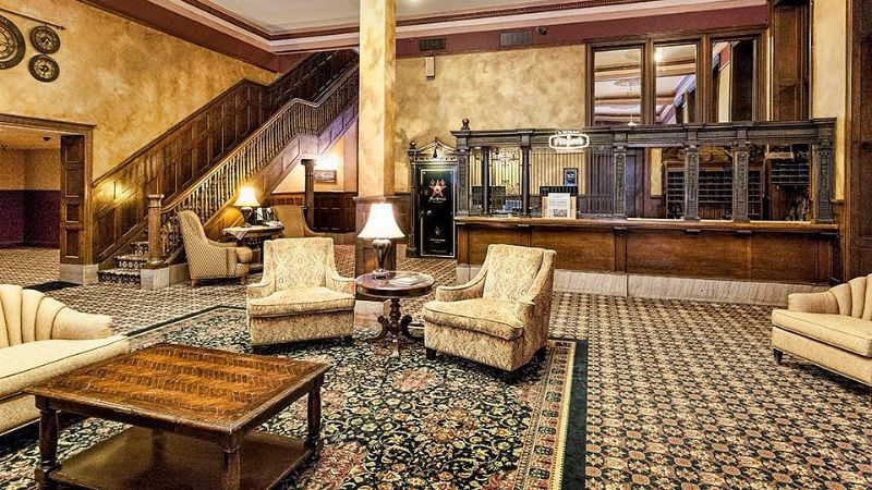 Fitger’s Inn, room with private jacuzzi, photo 7