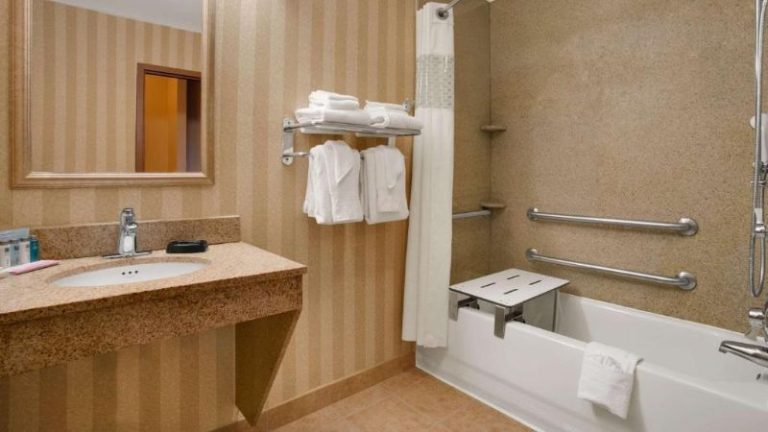 Hampton Inn & Suites Detroit/Sterling Heights
